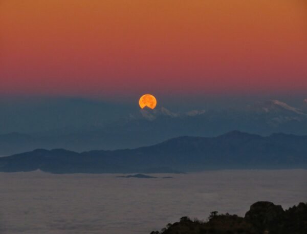 Full Moon Sandakphu Trip